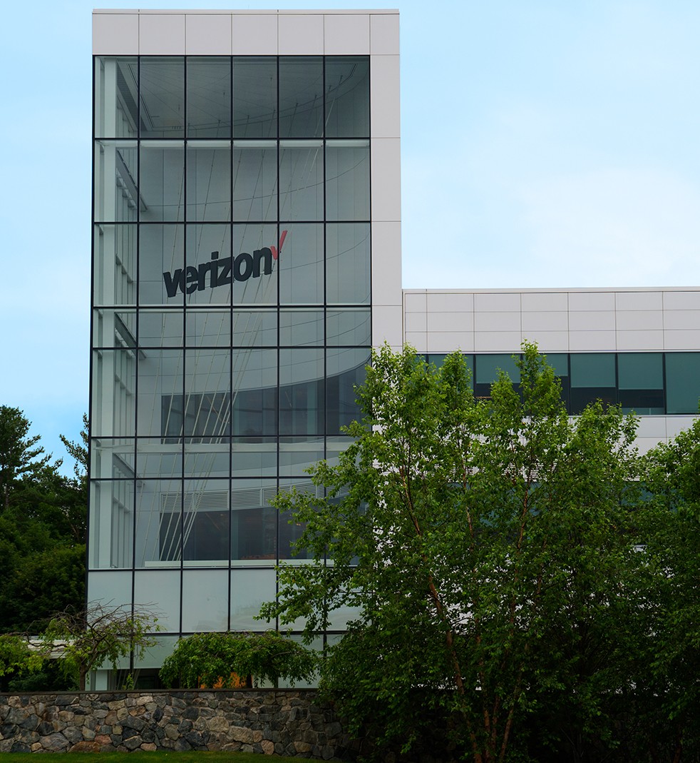 Verizon Hero Verizon logo Hero